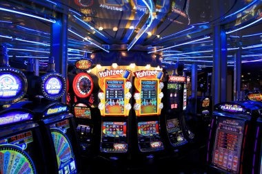 Weekly cashback dashboard showing tier progression and activity summary